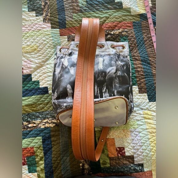 La Espuela LILO Collection Horse Leather Convertible Backpack/Sling Purse - Picture 9 of 11